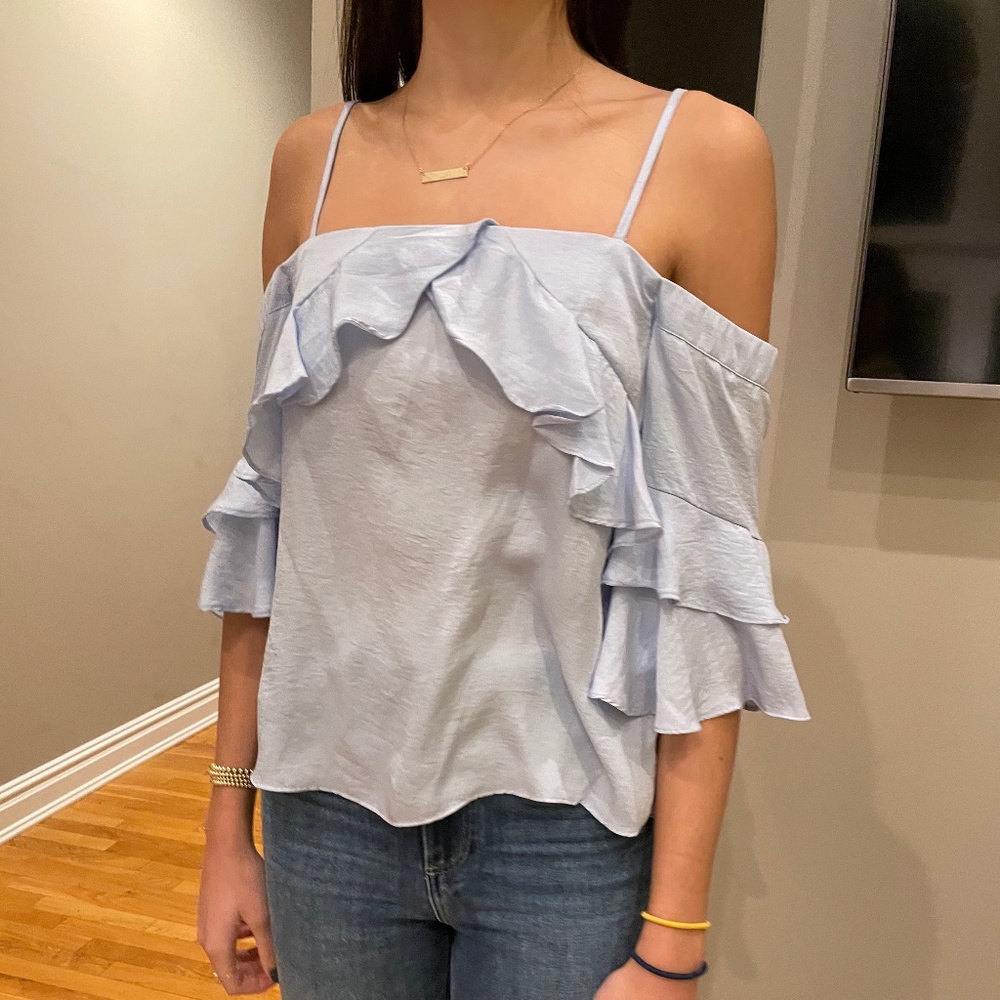 DO+BE Ruffle Top